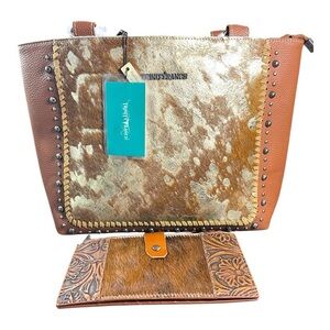 Stunning Trinity Ranch Purse & Wallet Set